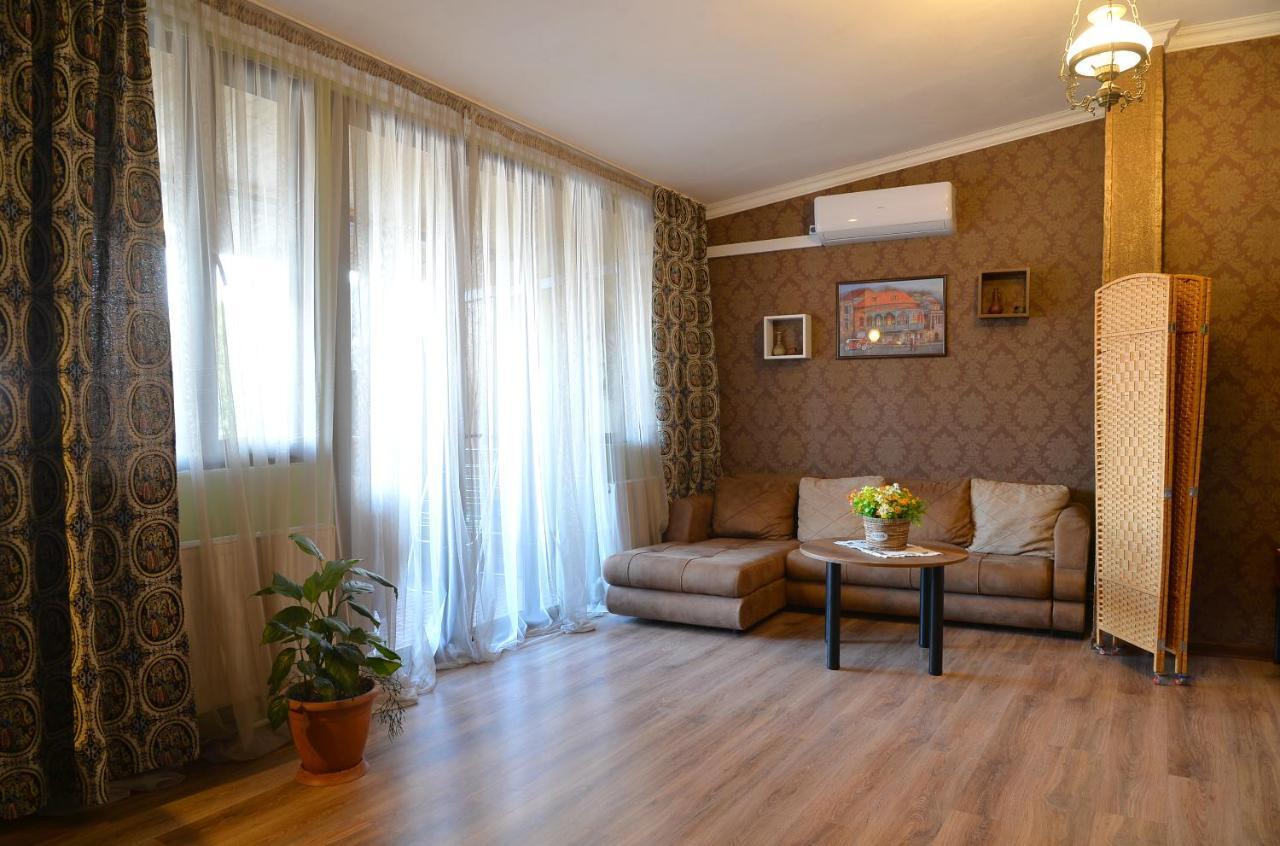 Natia'S Apartment On Dadiani St. تبليسي المظهر الخارجي الصورة