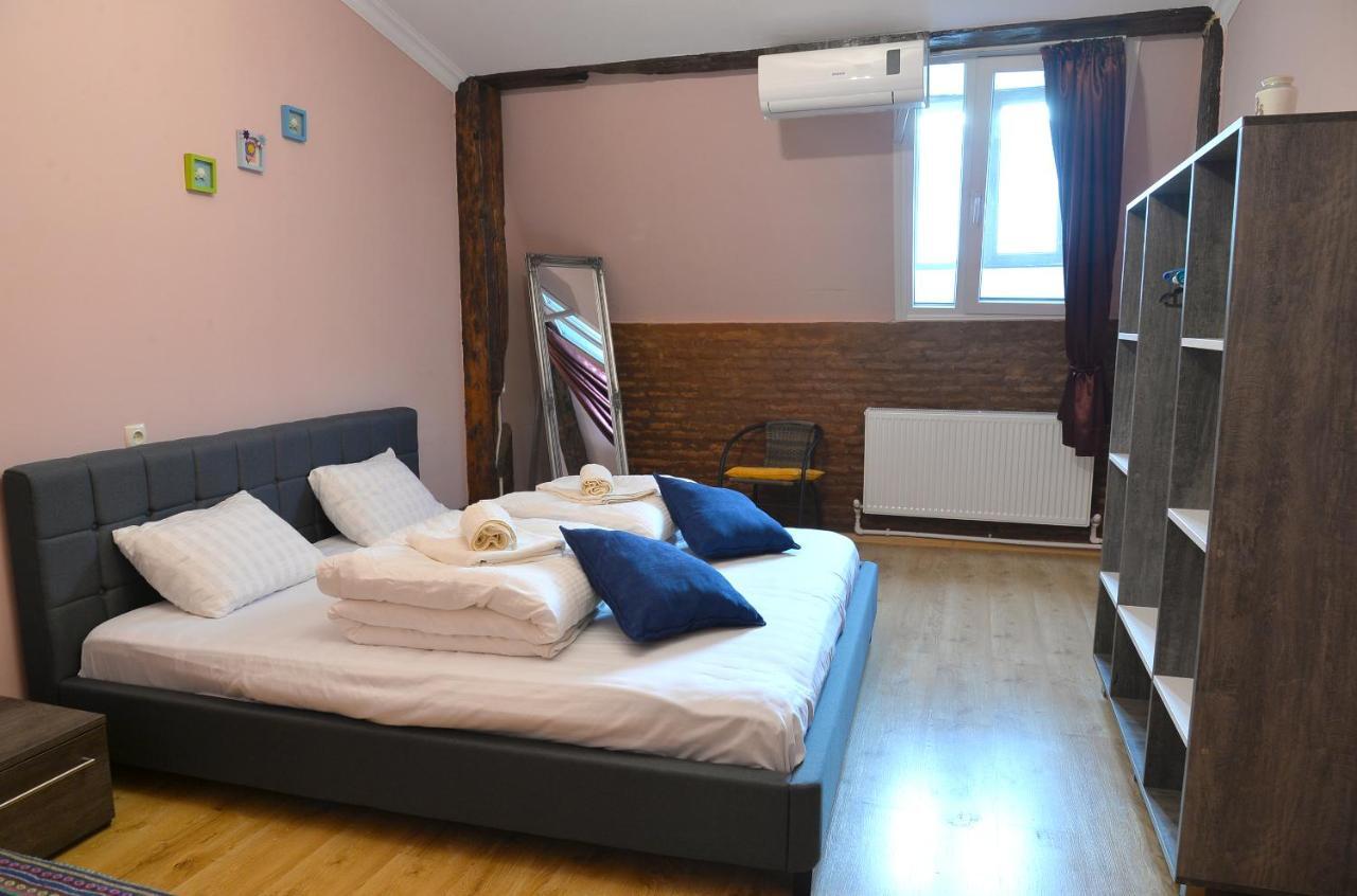 Natia'S Apartment On Dadiani St. تبليسي المظهر الخارجي الصورة