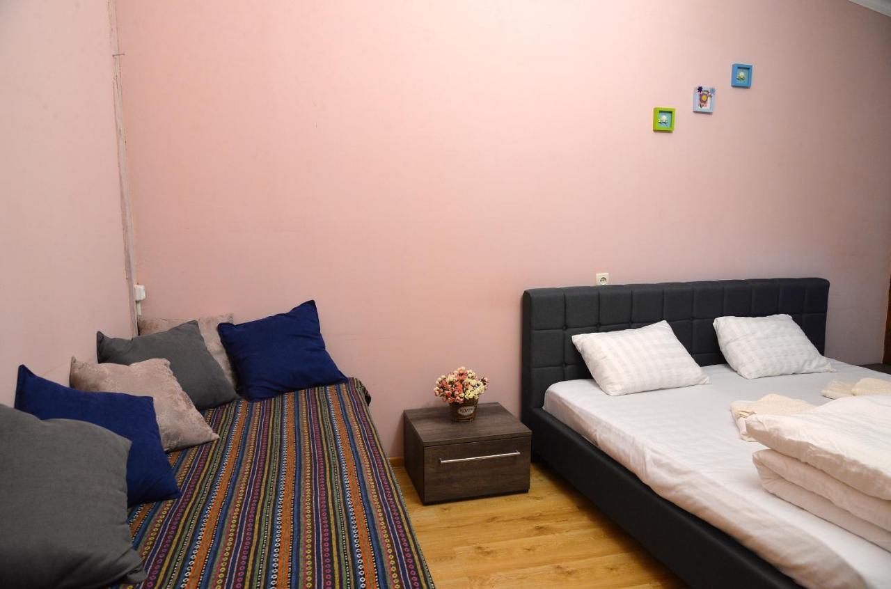 Natia'S Apartment On Dadiani St. تبليسي المظهر الخارجي الصورة